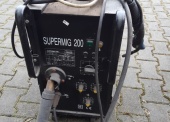 Spawarki – pakiet zawierający 4 poz. asort., w tym: spawarka transformatorowa SPB 315 – 1 szt., półautomat spawalniczy SUPER MIG 200 IND – 1 szt., półautomat spawalniczy MAGSTER 200 BESTER – 1 szt., elektroda spawalnicza ER 146 (3,25 mm) – 70 szt. 
